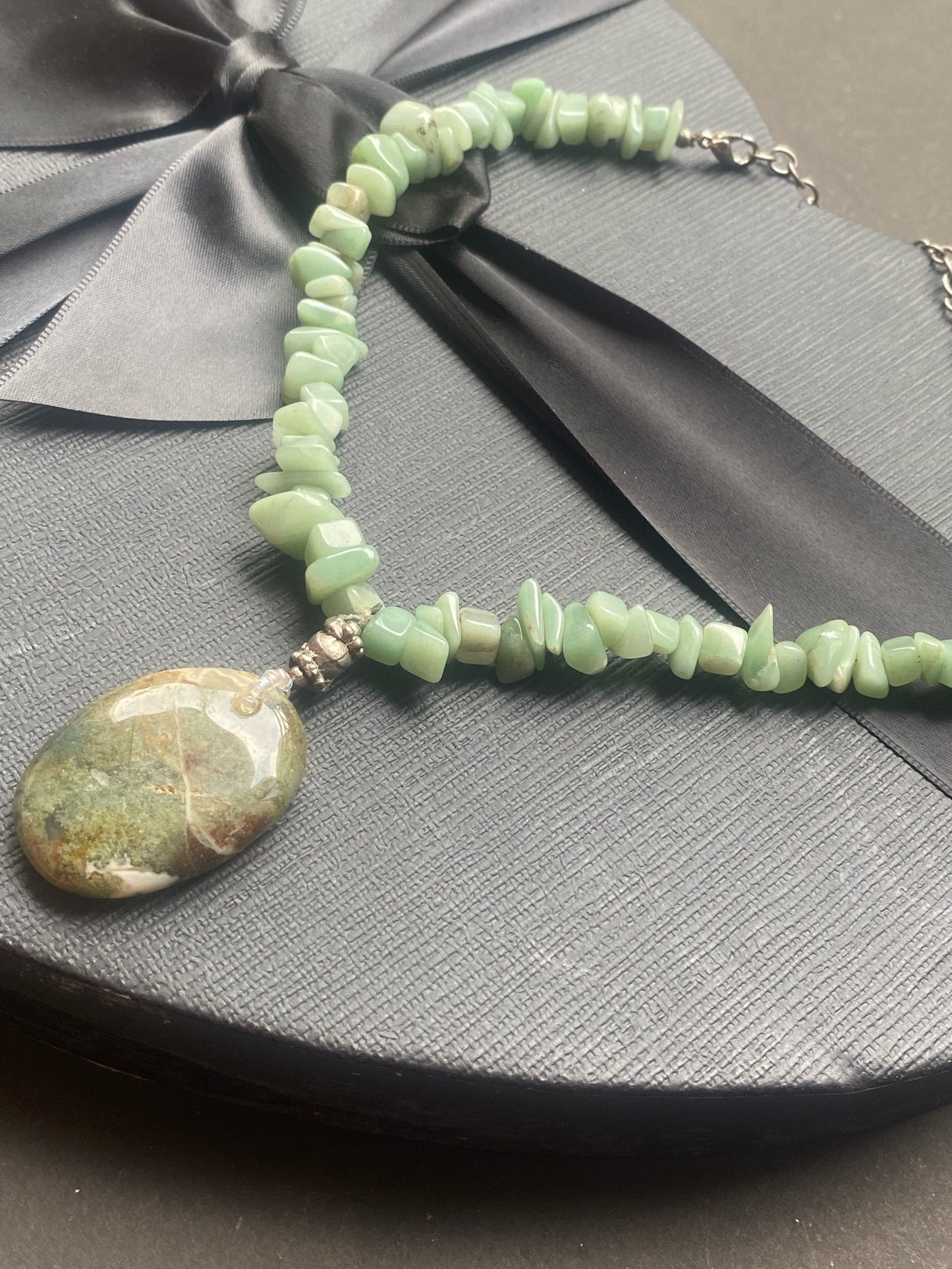 Green Gemstone Chip Necklace with Natural Stone Pendant