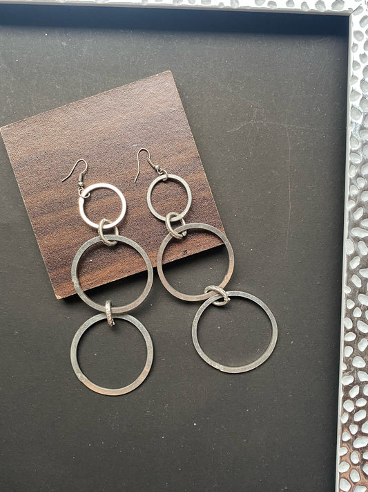 Minimalist Triple Circle Dangle Earrings – Oxidized Metal Finish
