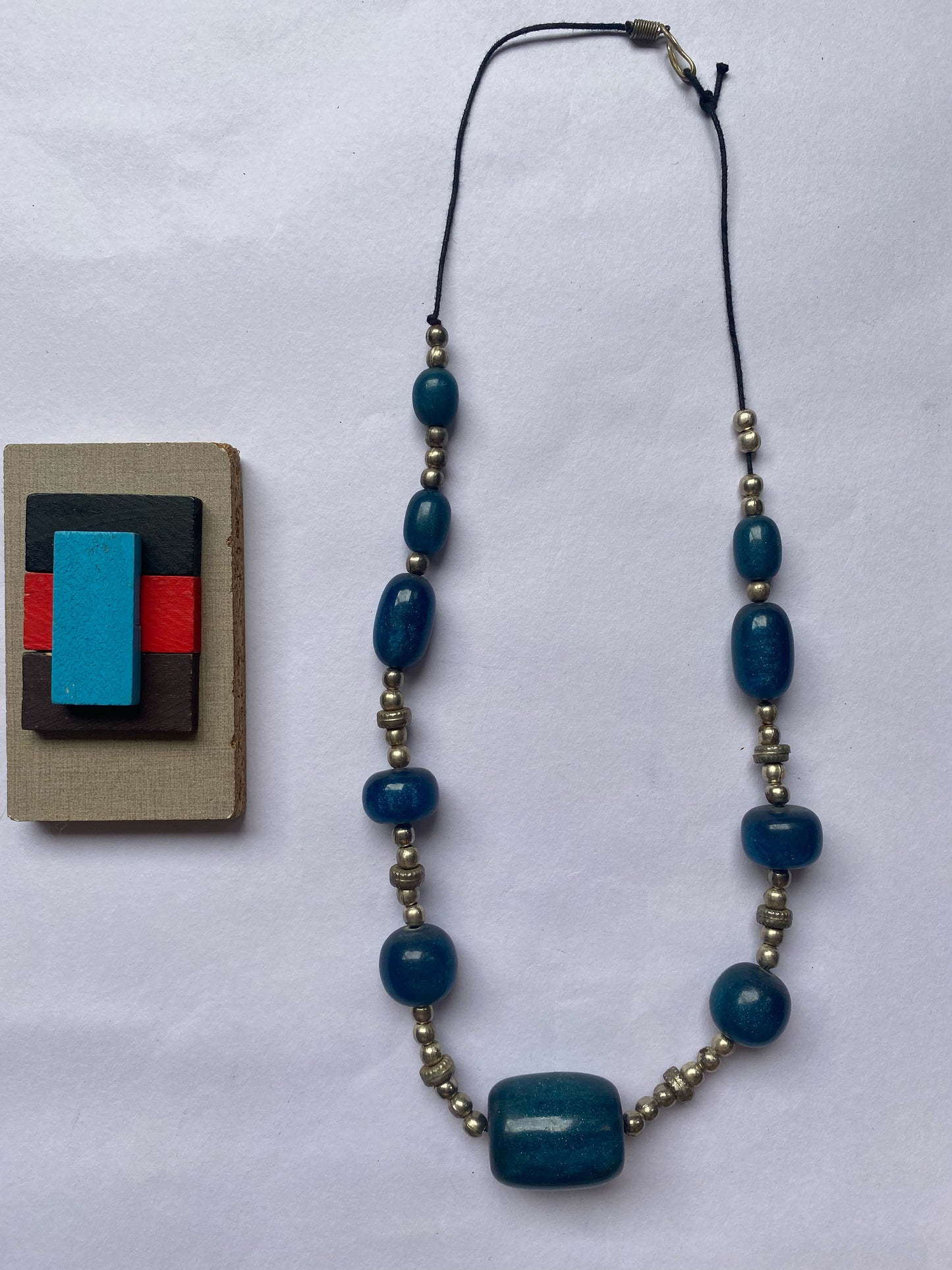 Bohemian Blue Bead Necklace with Artistic Brooch