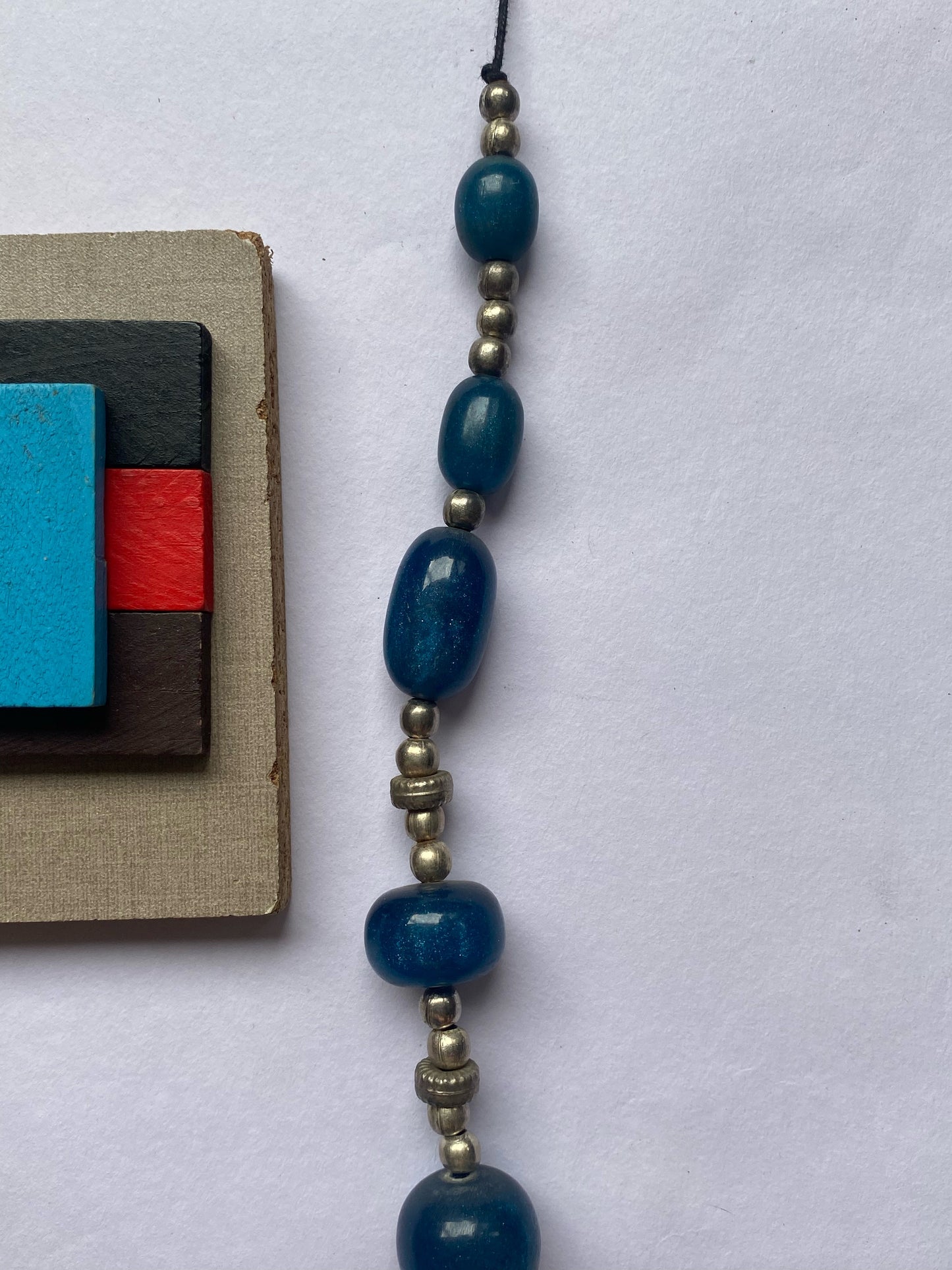 Bohemian Blue Bead Necklace with Artistic Brooch