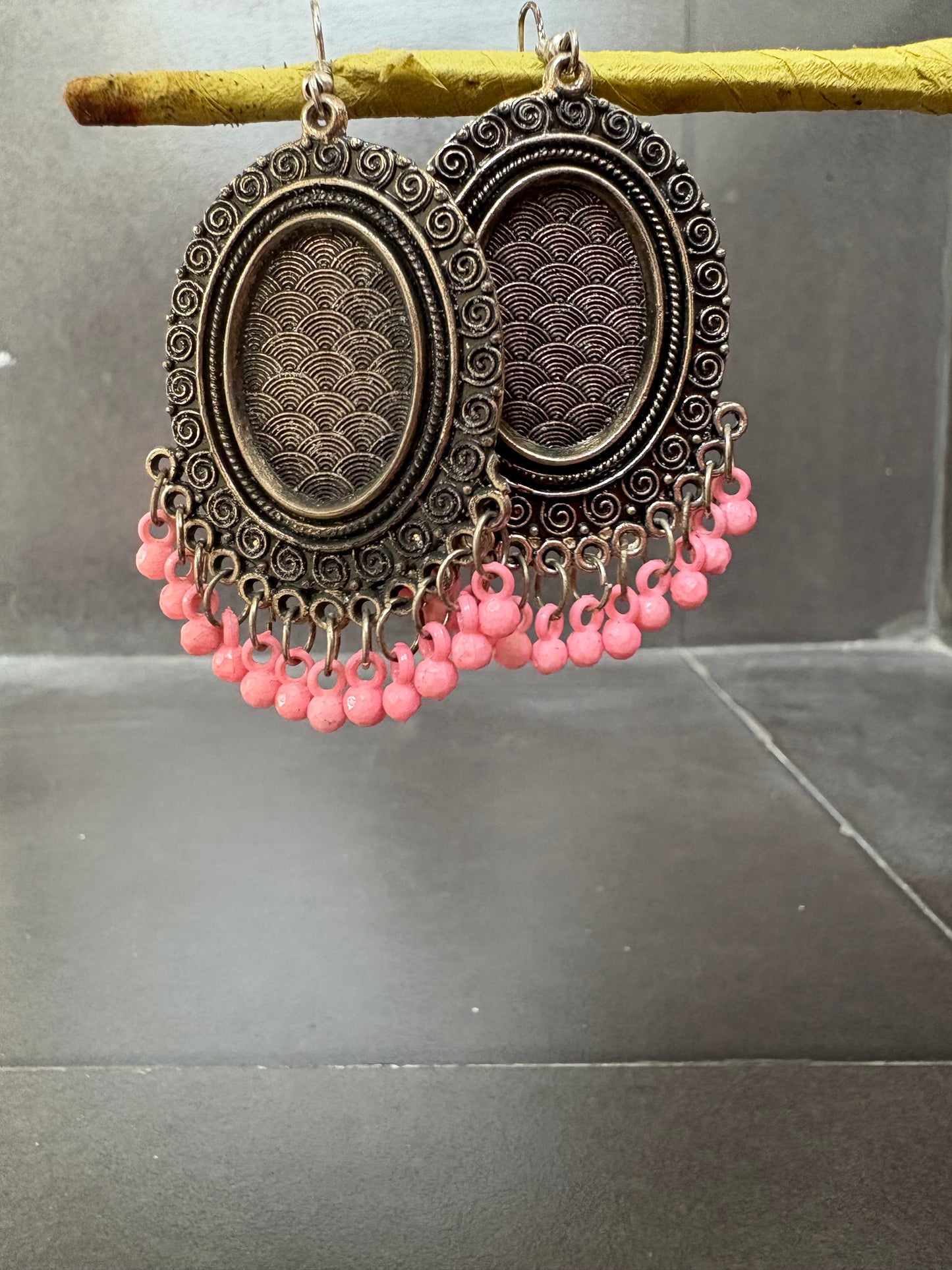 Pink drops with metal plate classic earrings