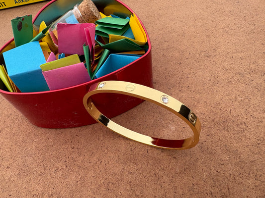 luxury-inspired gold bangle